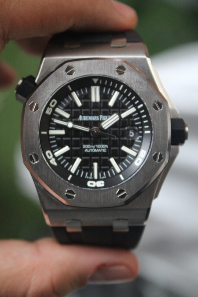 Audemars PIGUET ROYAL OAK OFFSHORE DIVER Classic Black dial